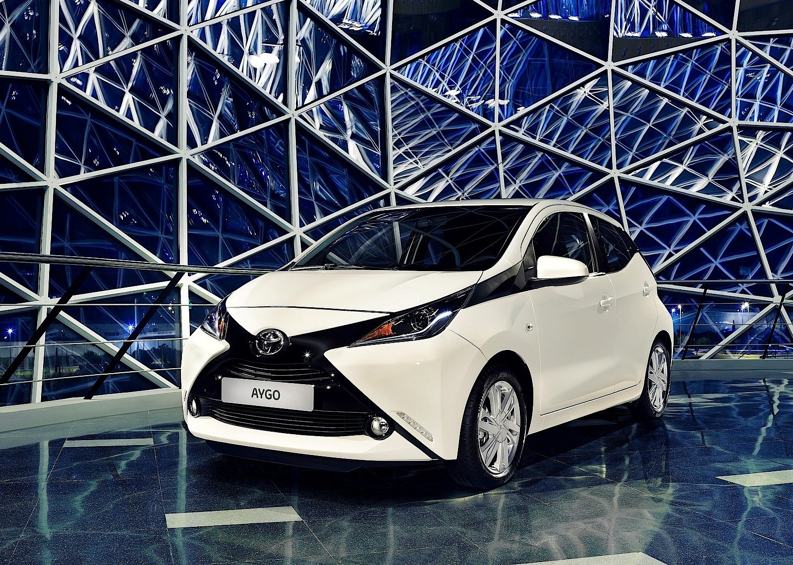 Toyota Aygo 5 Doors photo 3