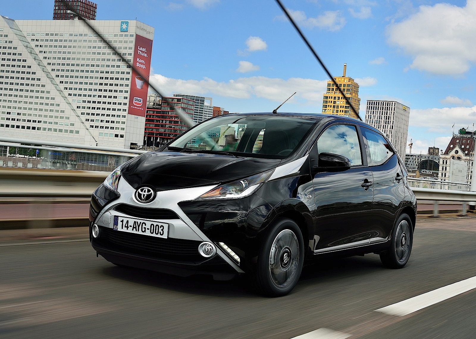 Toyota Aygo 5 Doors photo 15