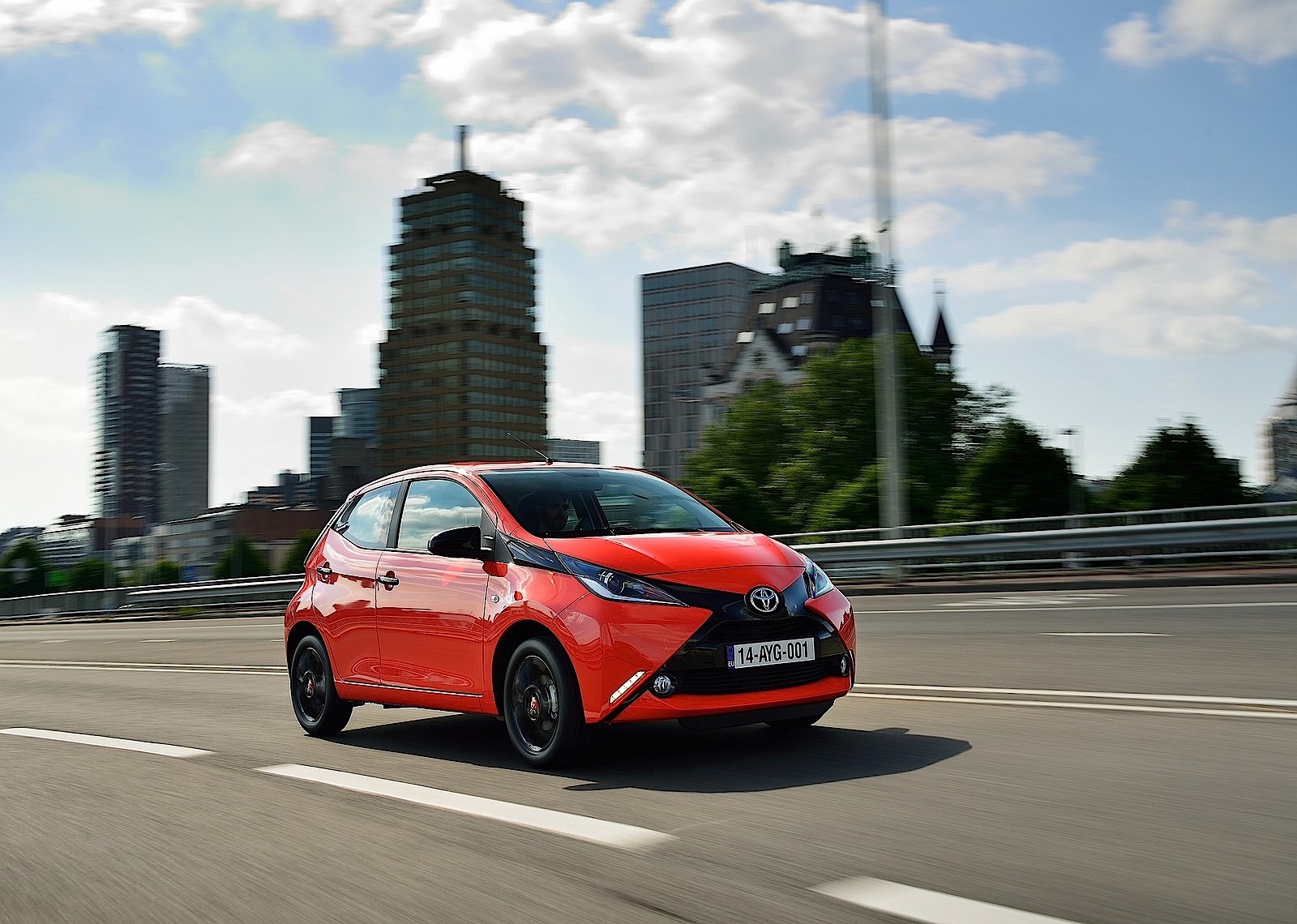 Toyota Aygo 5 Doors photo 18