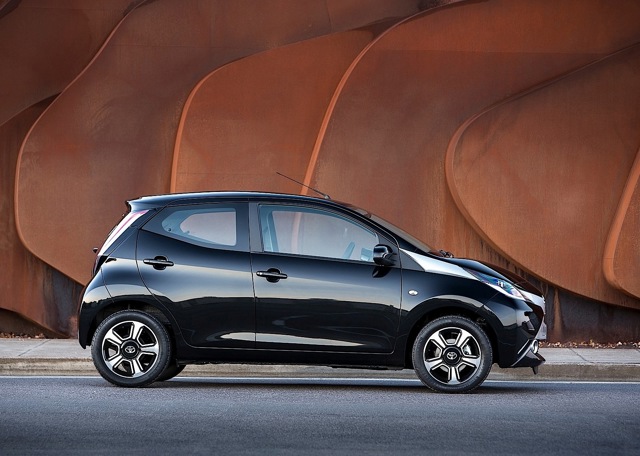 Toyota Aygo 5 Doors photo 21