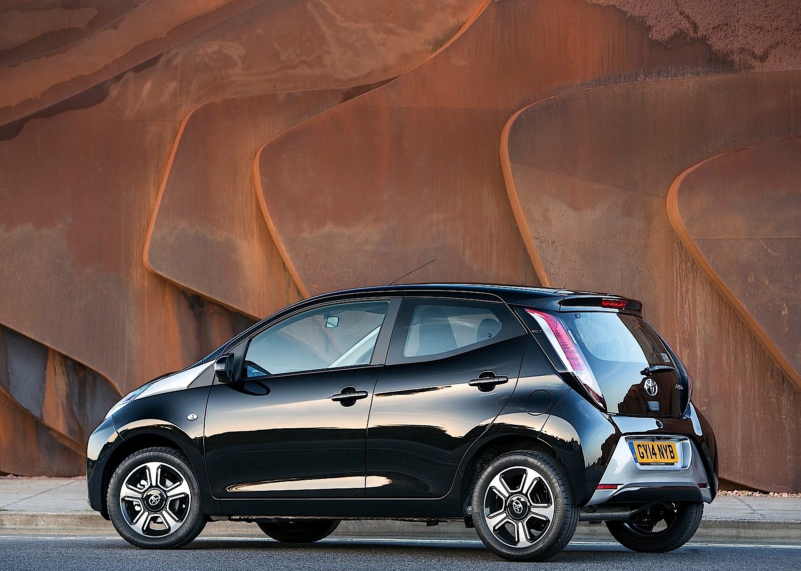 Toyota Aygo 5 Doors photo 28