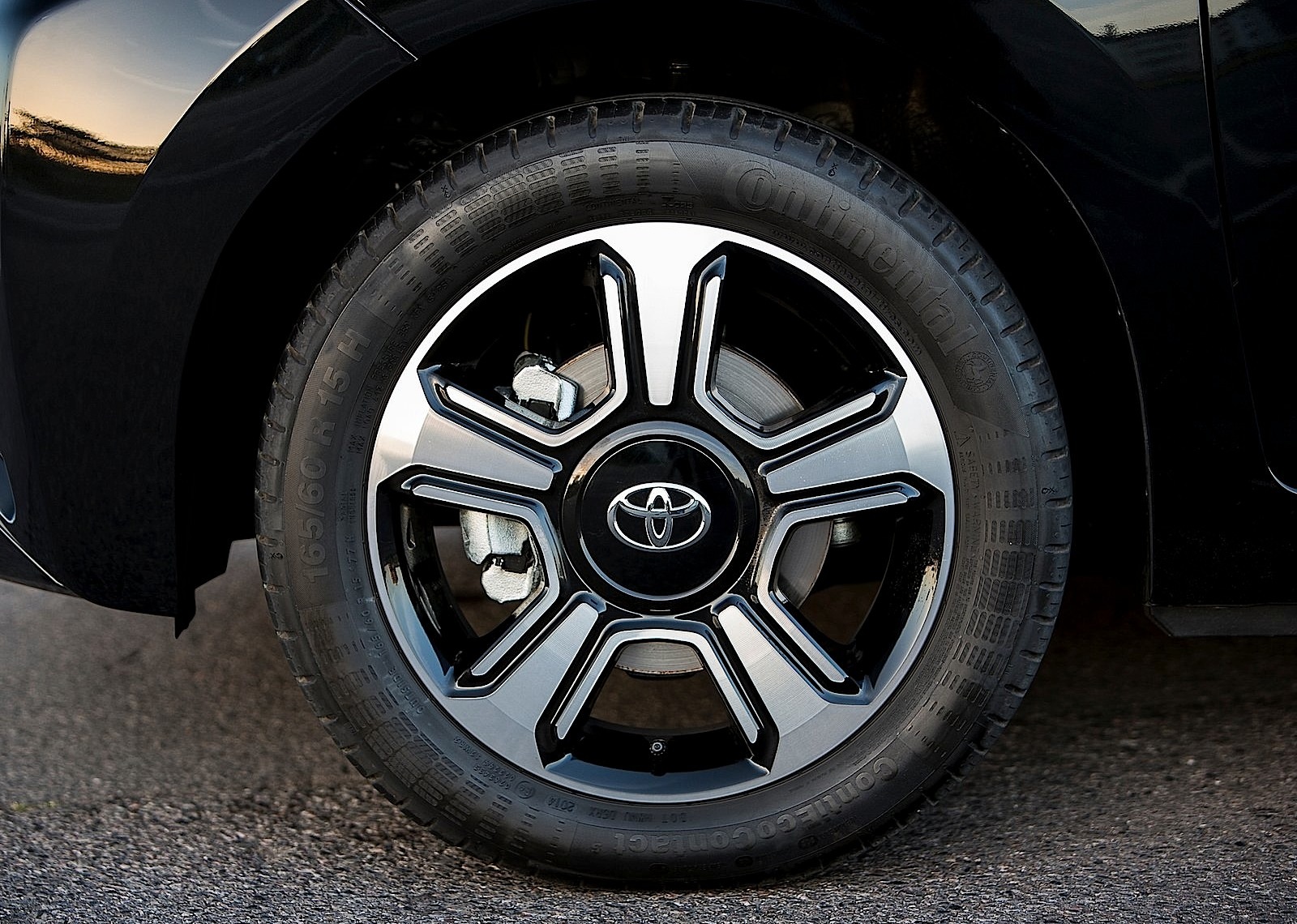 Toyota Aygo 5 Doors photo 37