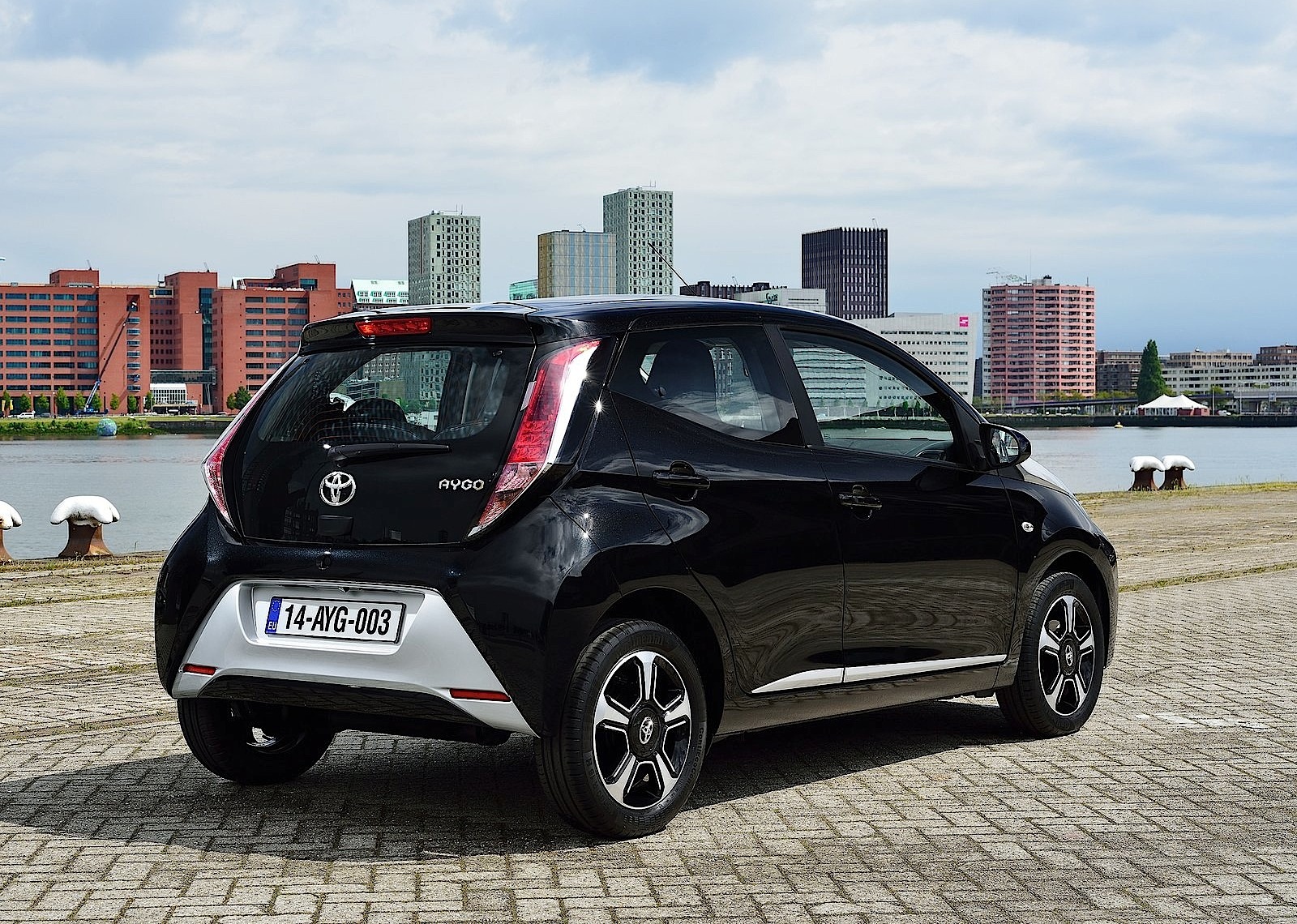 Toyota Aygo 5 Doors photo 68