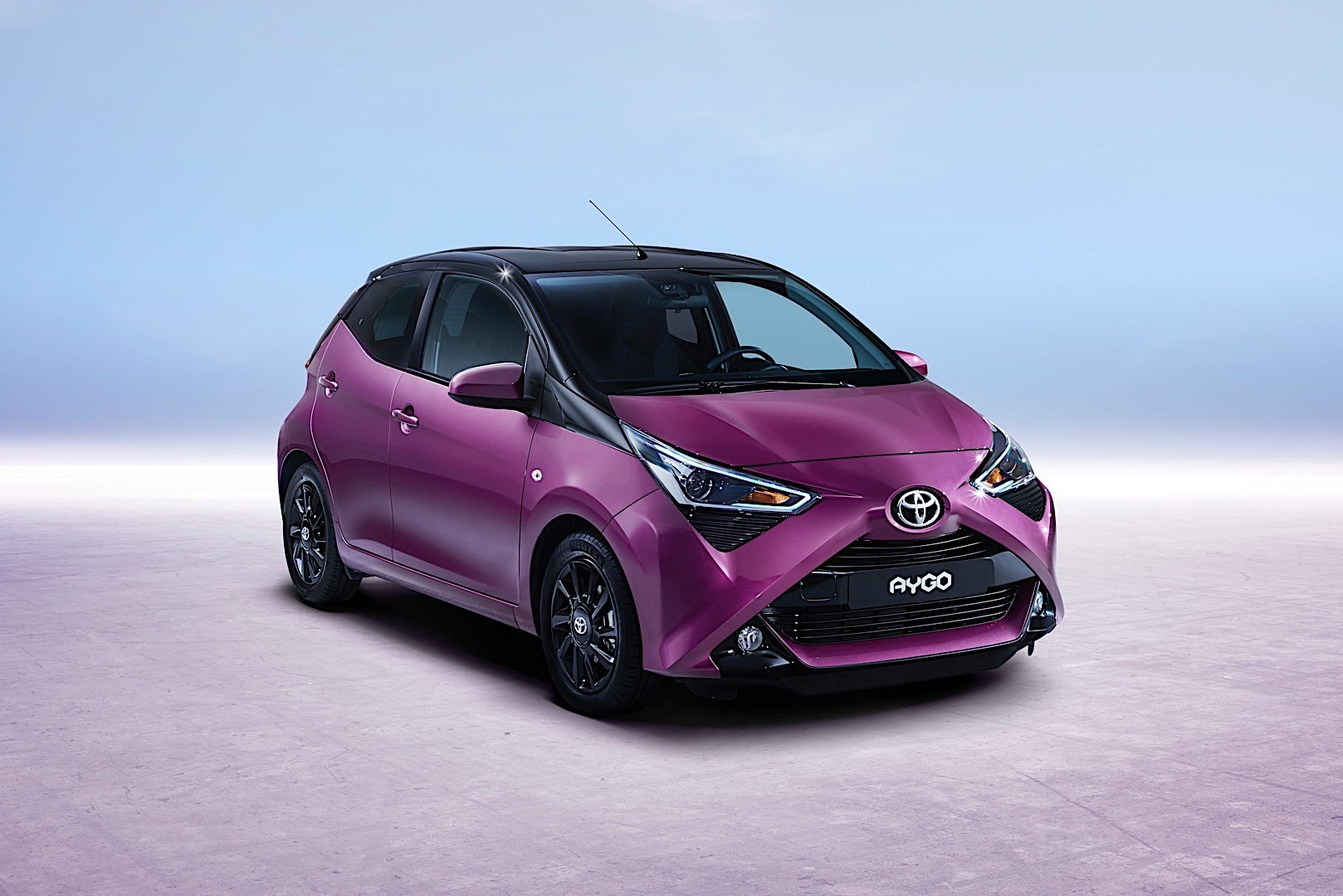 Toyota Aygo 5 Doors photo 2