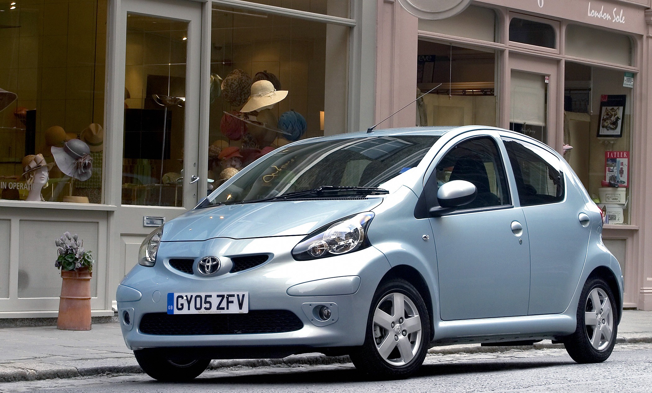 Toyota Aygo 5 Doors photo 12