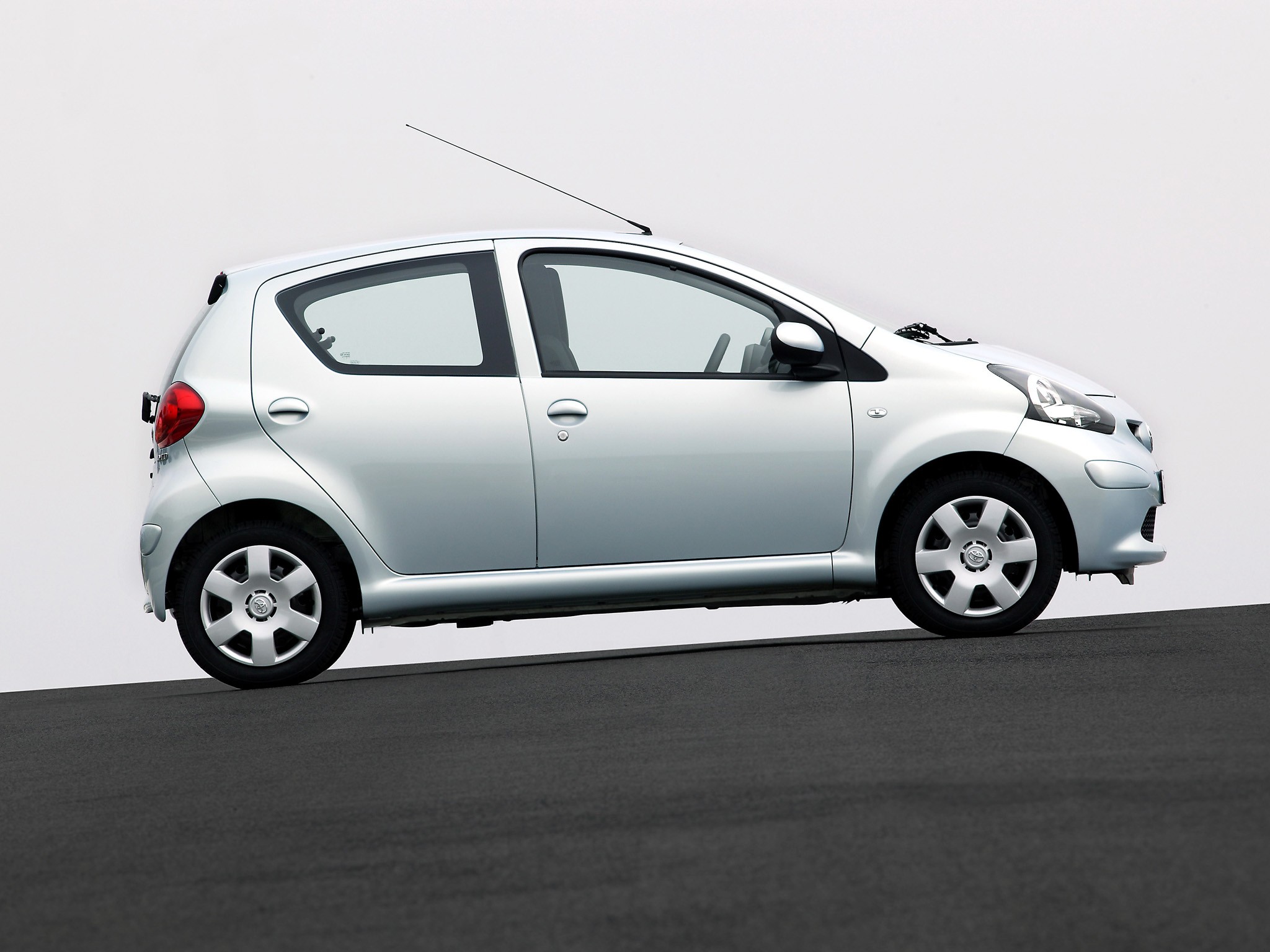 Toyota Aygo 5 Doors photo 25