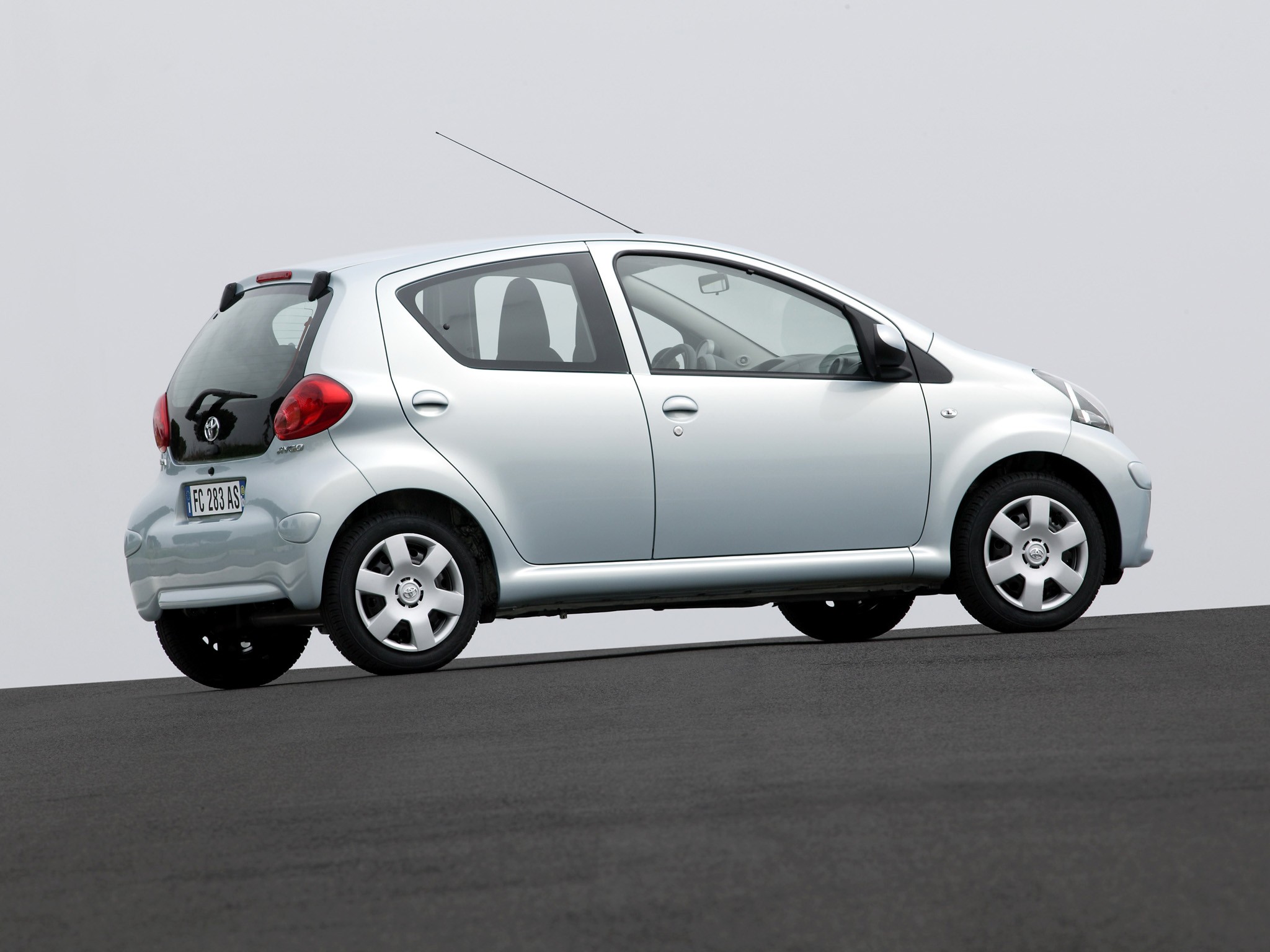 Toyota Aygo 5 Doors photo 26