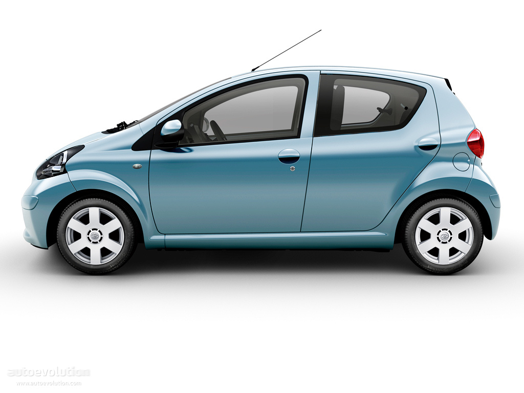 Toyota Aygo 5 Doors photo 2