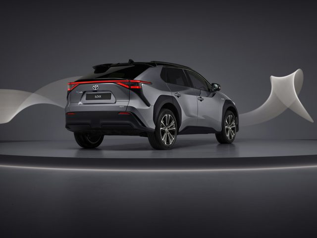 Toyota Bz photo 19