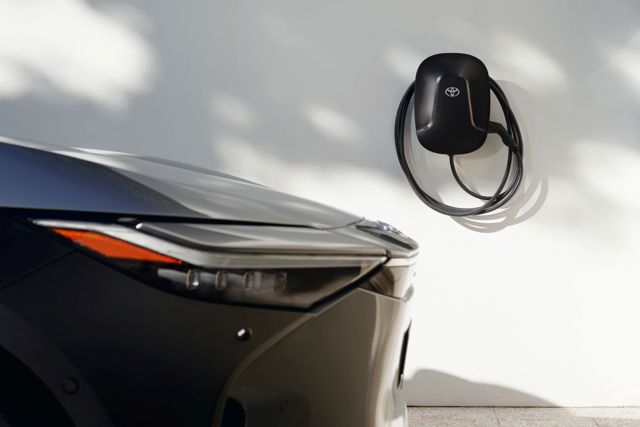 Toyota Bz photo 6