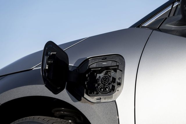 Toyota Bz photo 42