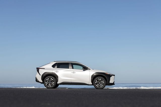 Toyota Bz photo 51