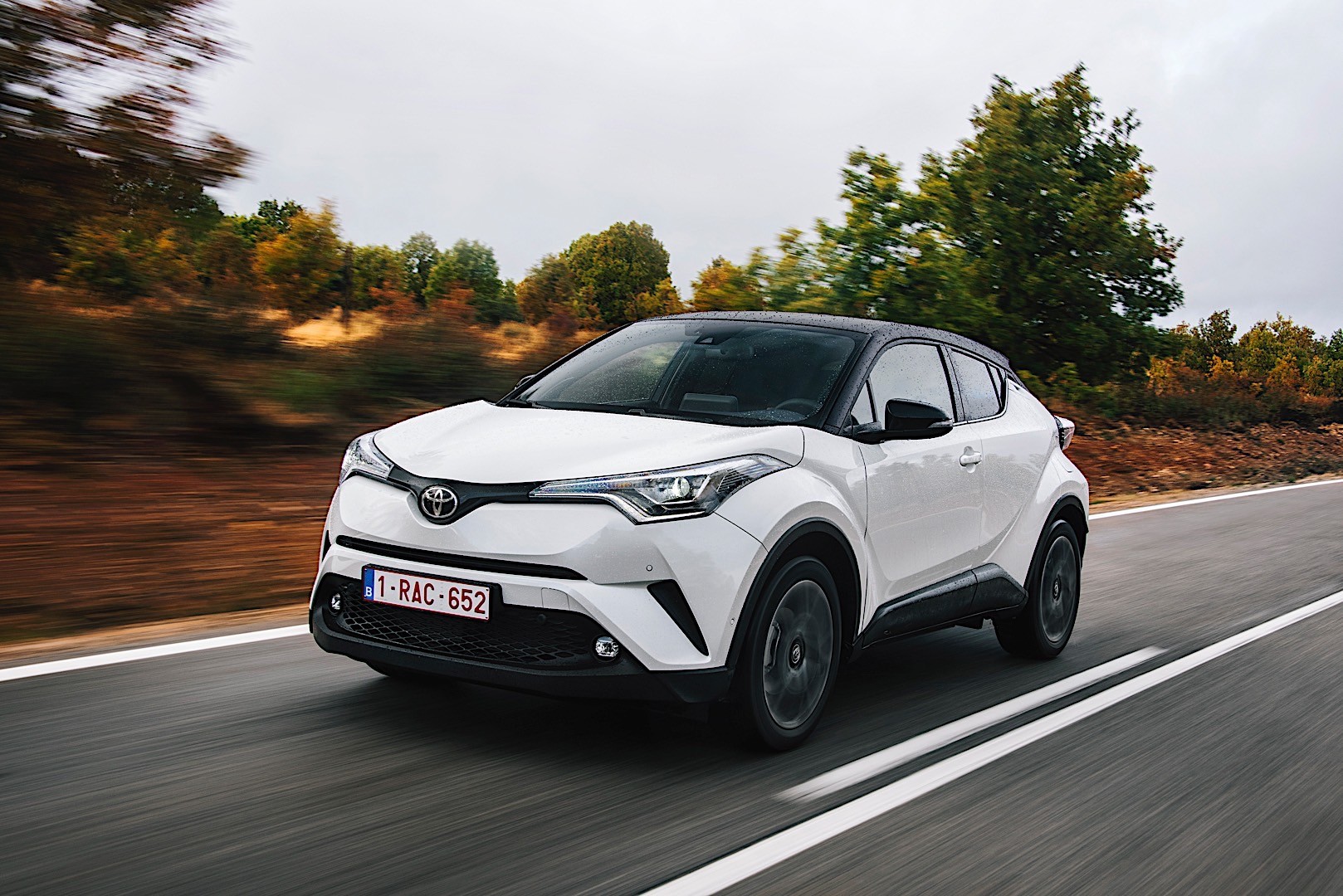 Toyota C-Hr photo 2