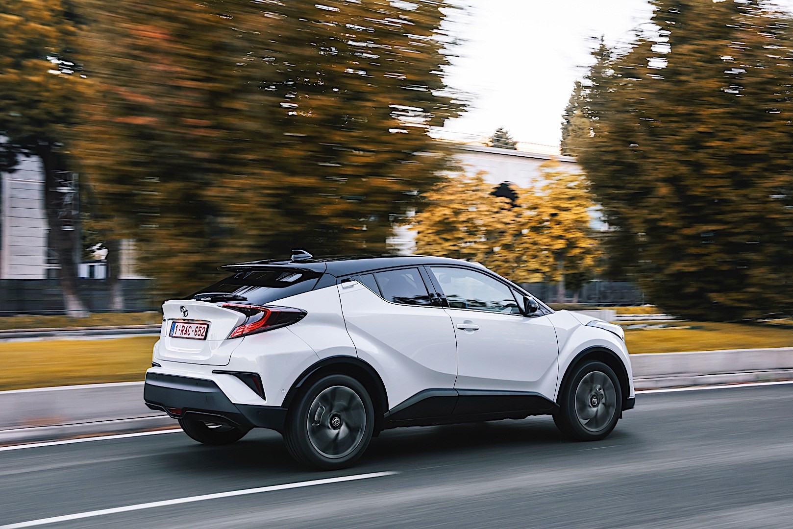 Toyota C-Hr photo 10