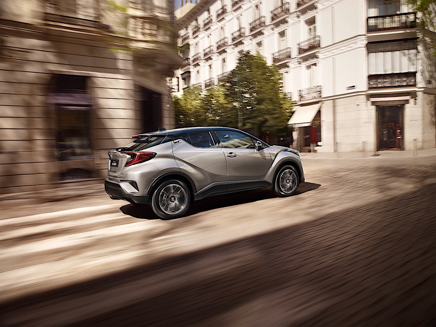 Toyota C-Hr photo 12