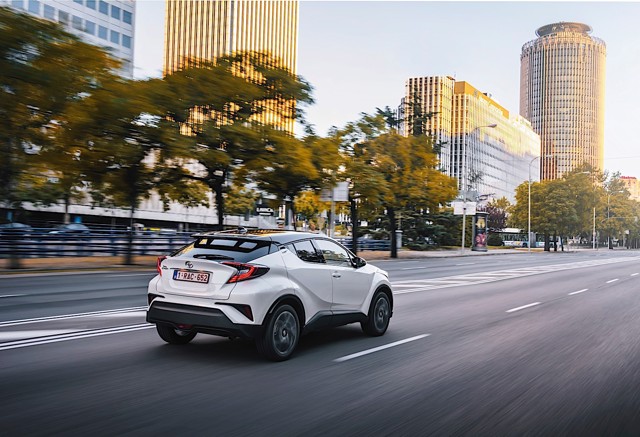 Toyota C-Hr photo 60