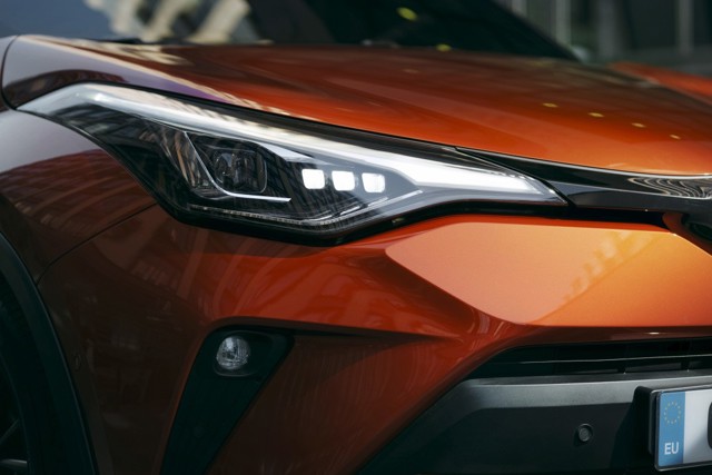 Toyota C-Hr foto 2