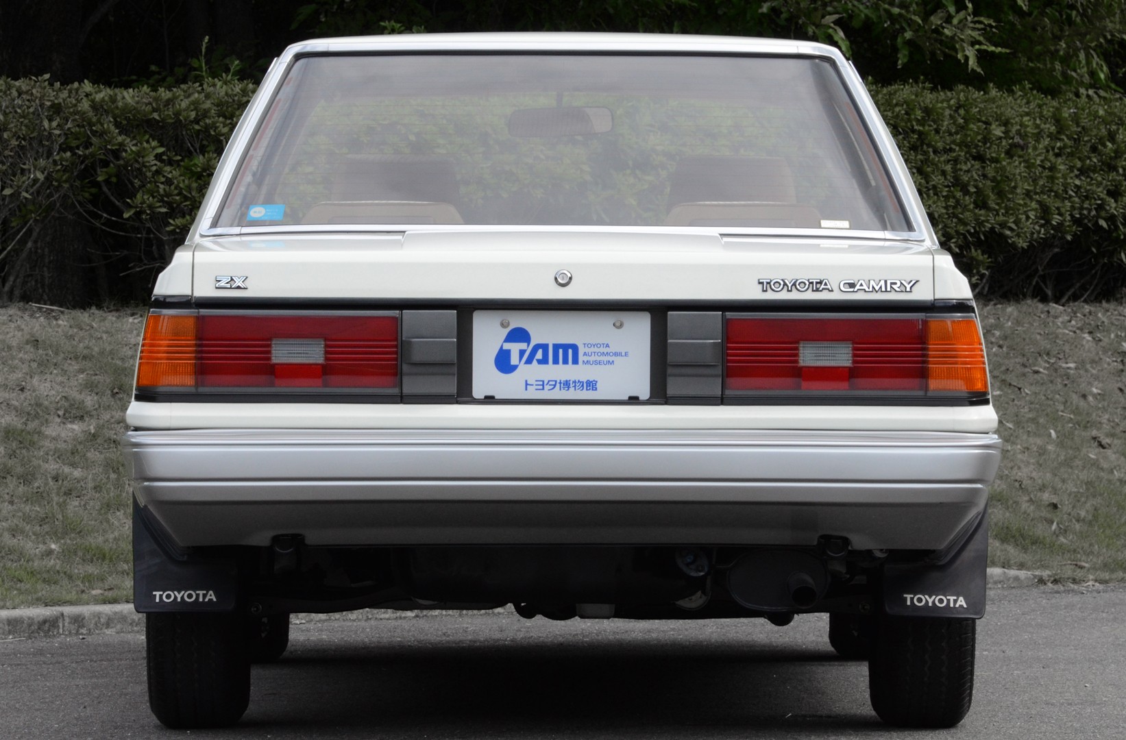 Toyota Camry photo 13