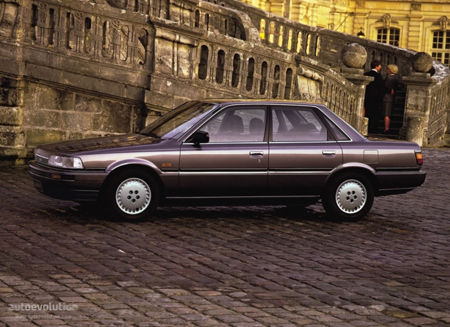 Toyota Camry photo 2