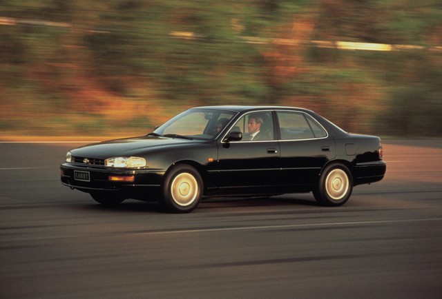 Toyota Camry photo 3