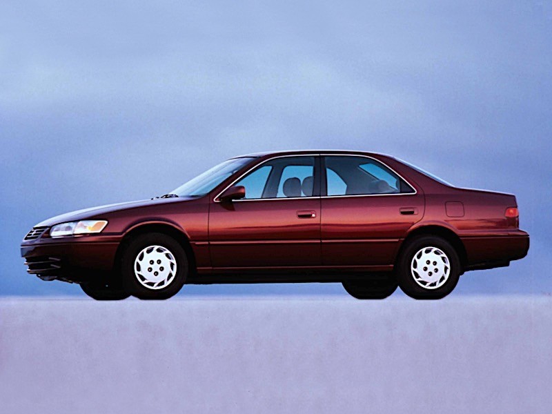 Toyota Camry photo 10