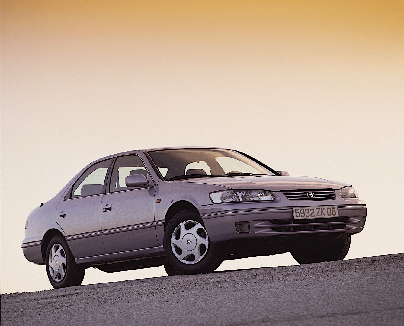 Toyota Camry photo 12