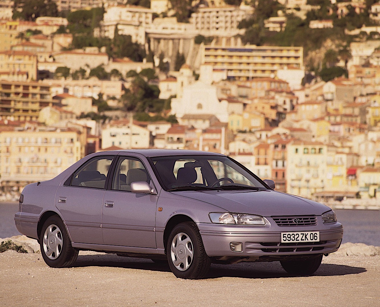 Toyota Camry photo 17