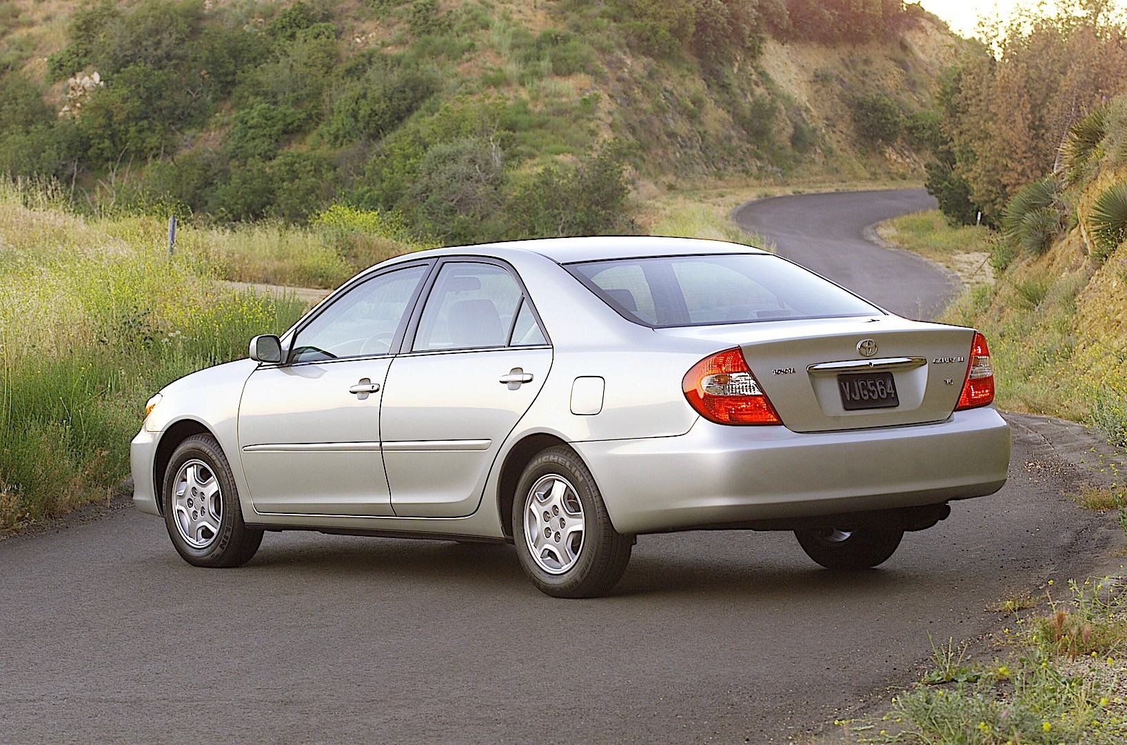 Toyota Camry photo 5