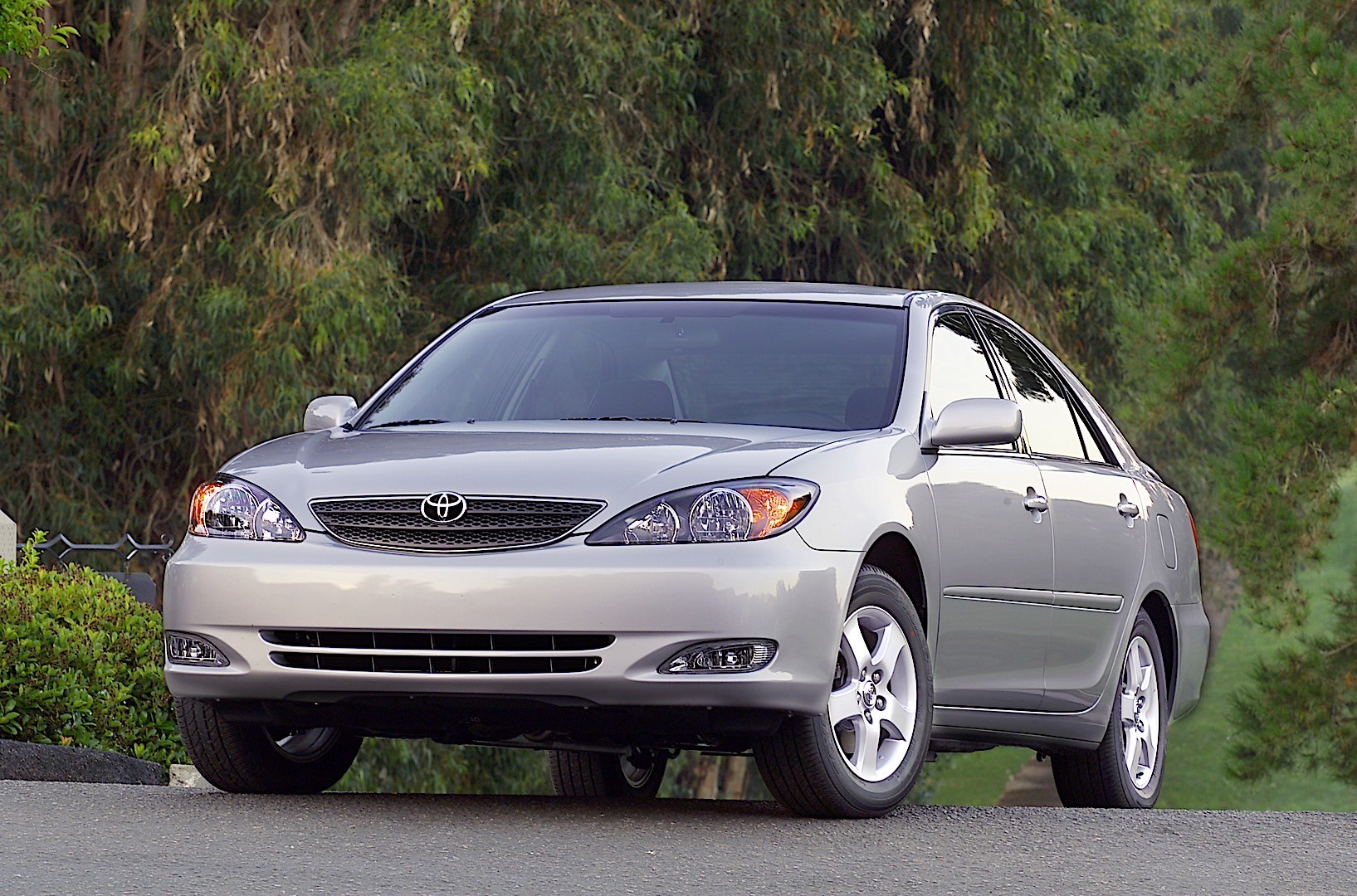 Toyota Camry photo 10