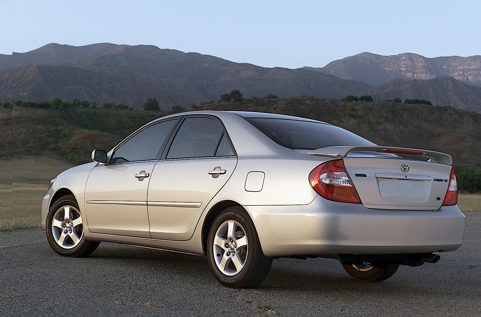 Toyota Camry photo 15