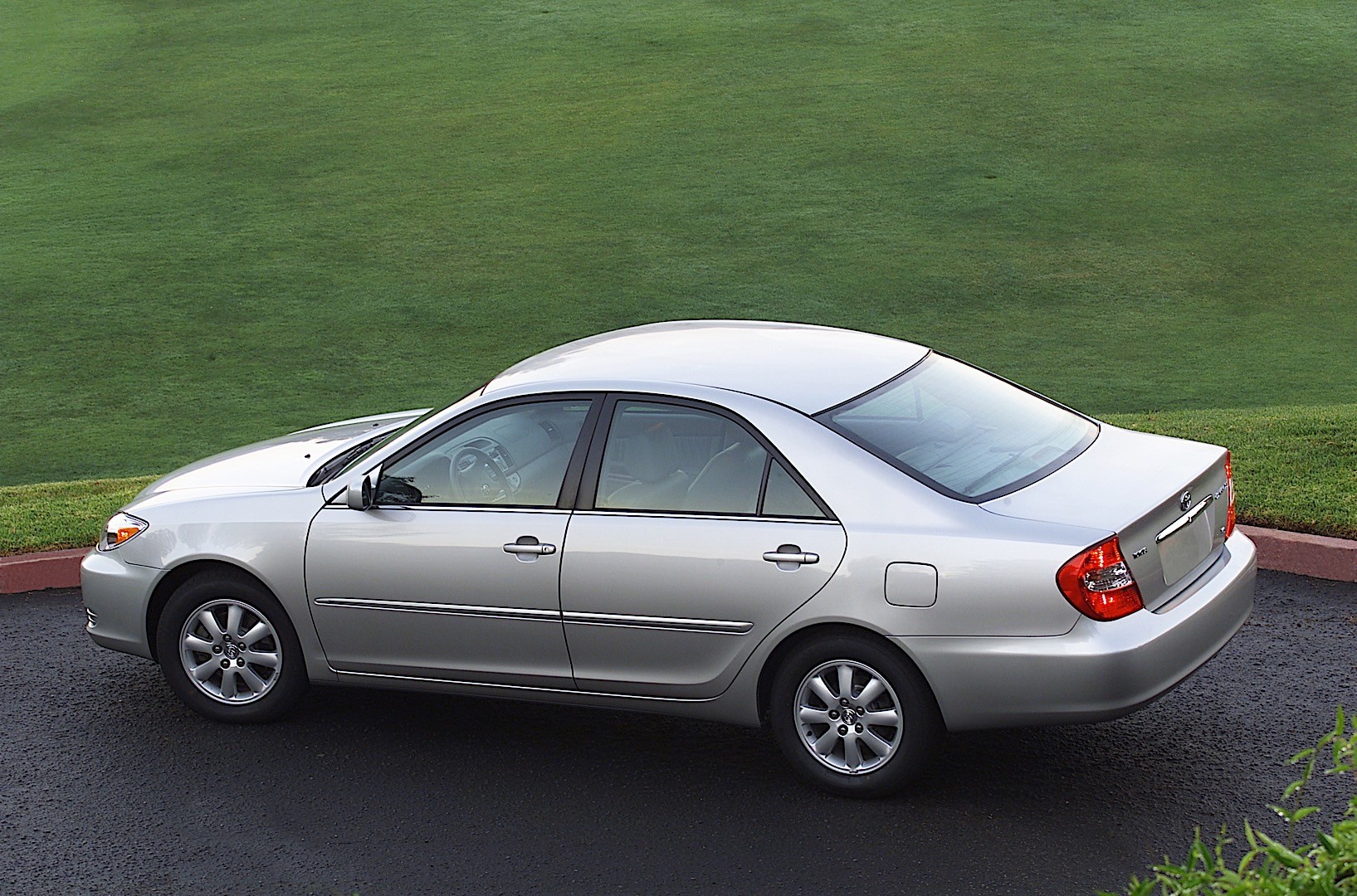 Toyota Camry photo 37