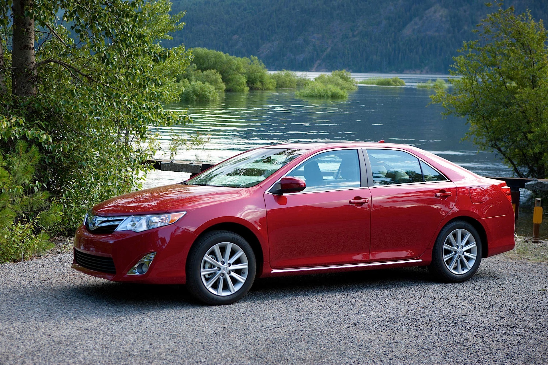 Toyota Camry photo 36
