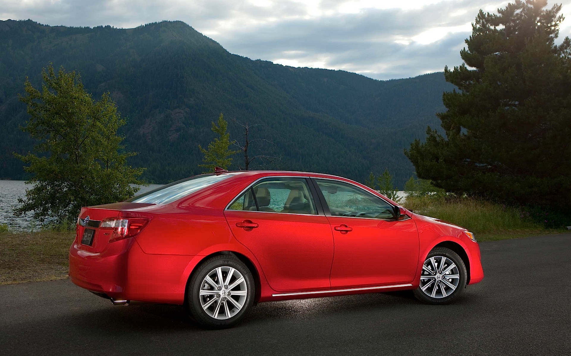 Toyota Camry photo 38