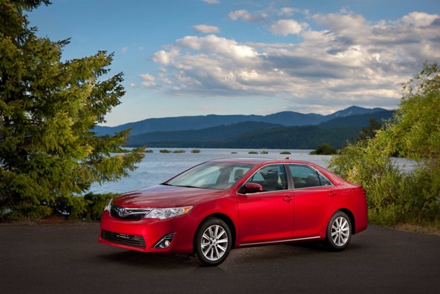 Toyota Camry Foto 1