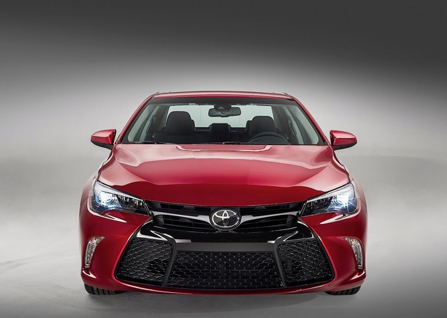 Toyota Camry photo 11