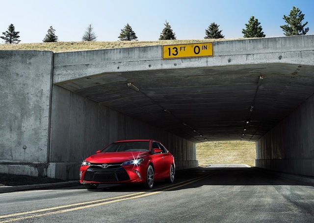 Toyota Camry photo 15