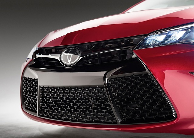 Toyota Camry photo 16