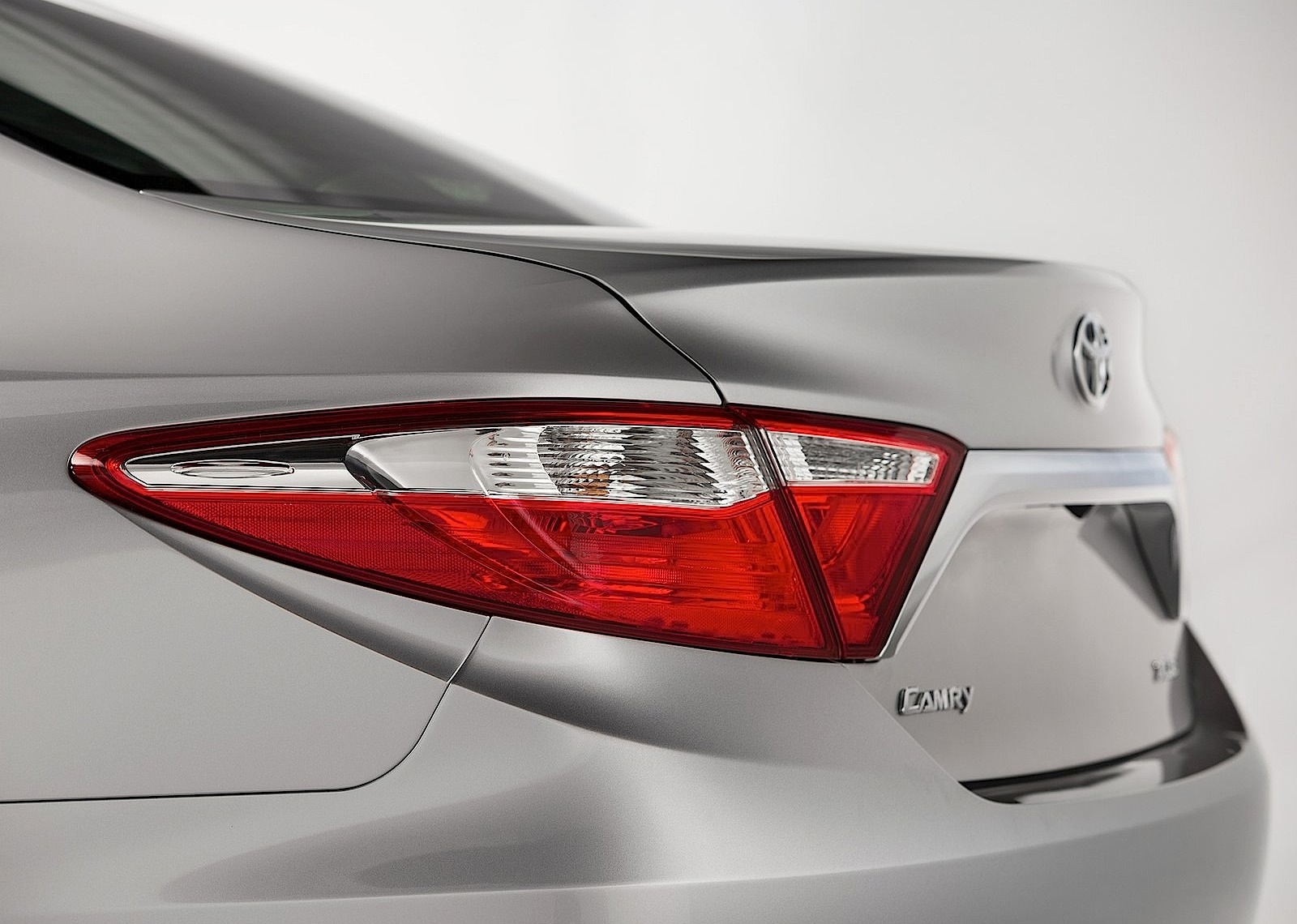 Toyota Camry photo 20