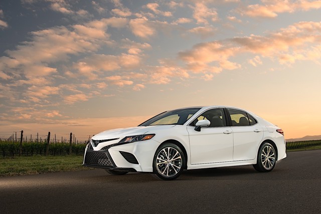 Toyota Camry foto 18