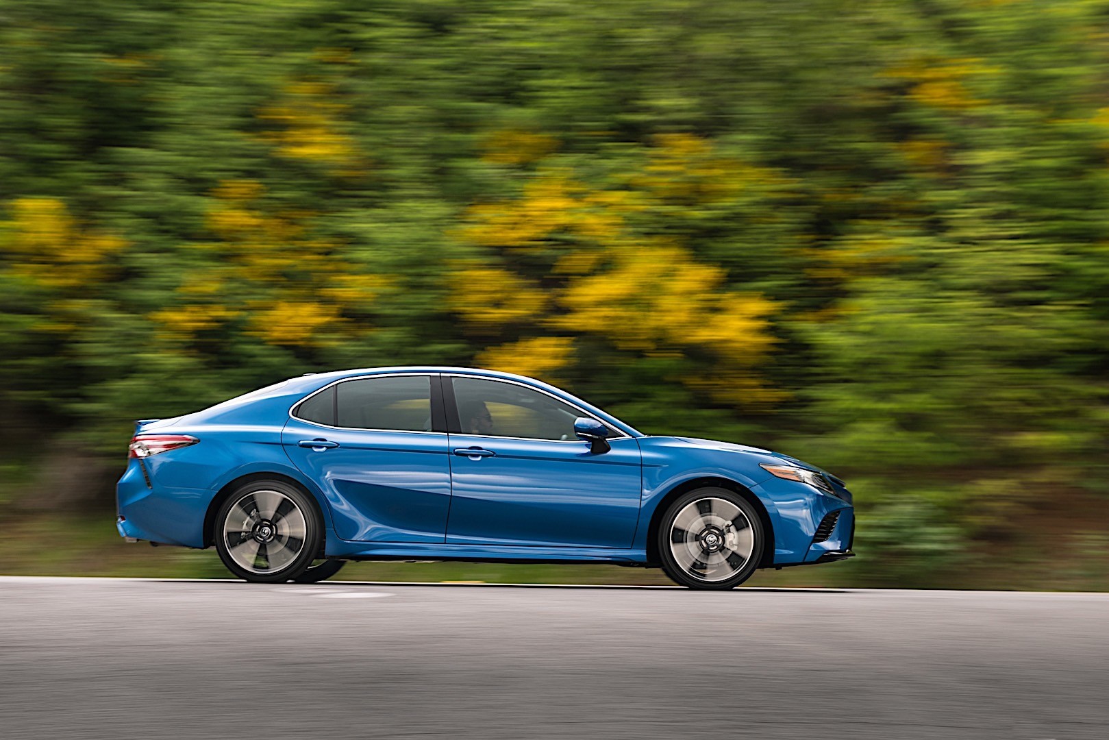 Toyota Camry photo 24