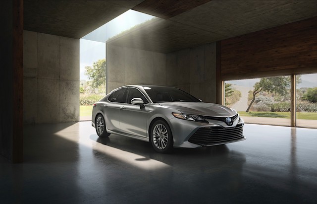 Toyota Camry foto 1