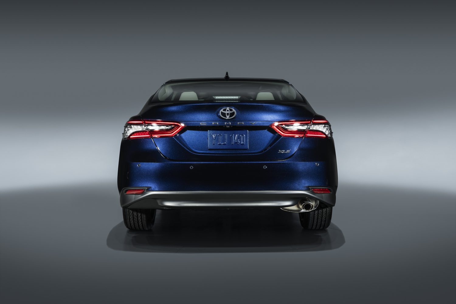 Toyota Camry photo 5