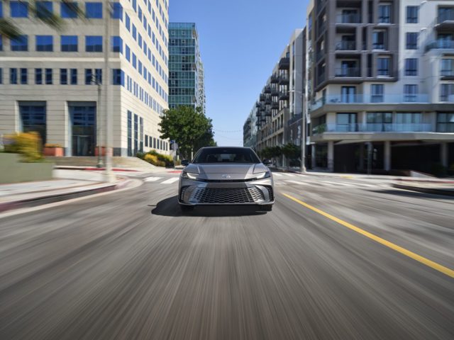 Toyota Camry photo 7