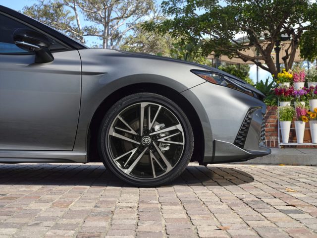 Toyota Camry photo 8