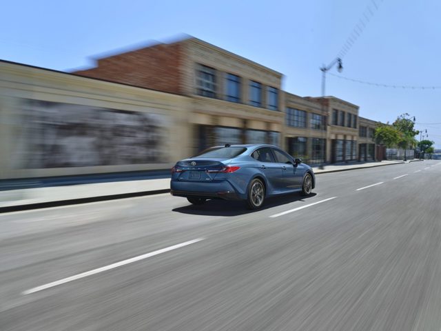 Toyota Camry photo 4
