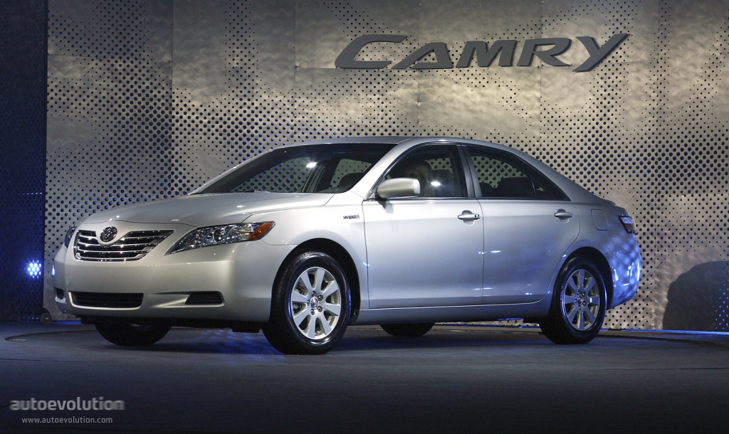 Toyota Camry photo 2