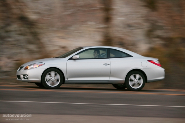 Toyota Camry photo 3