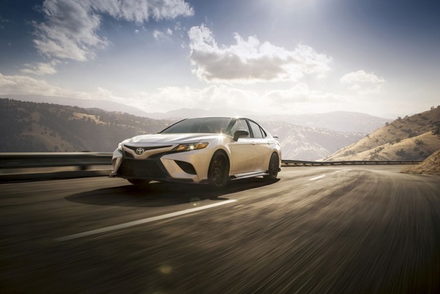 Toyota Camry foto 2