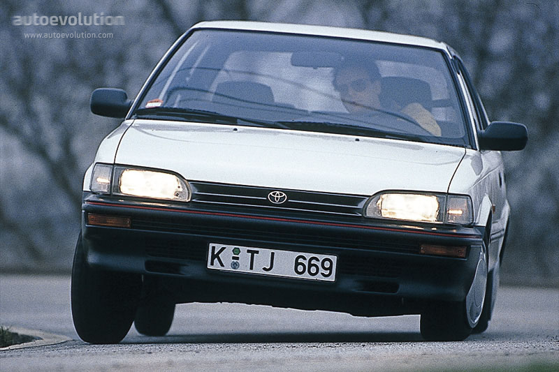 Toyota Corolla 3 Doors photo 2