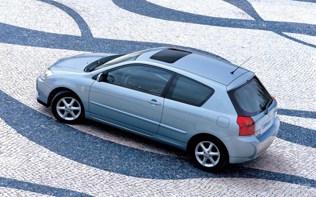 Toyota Corolla 3 Doors photo 2